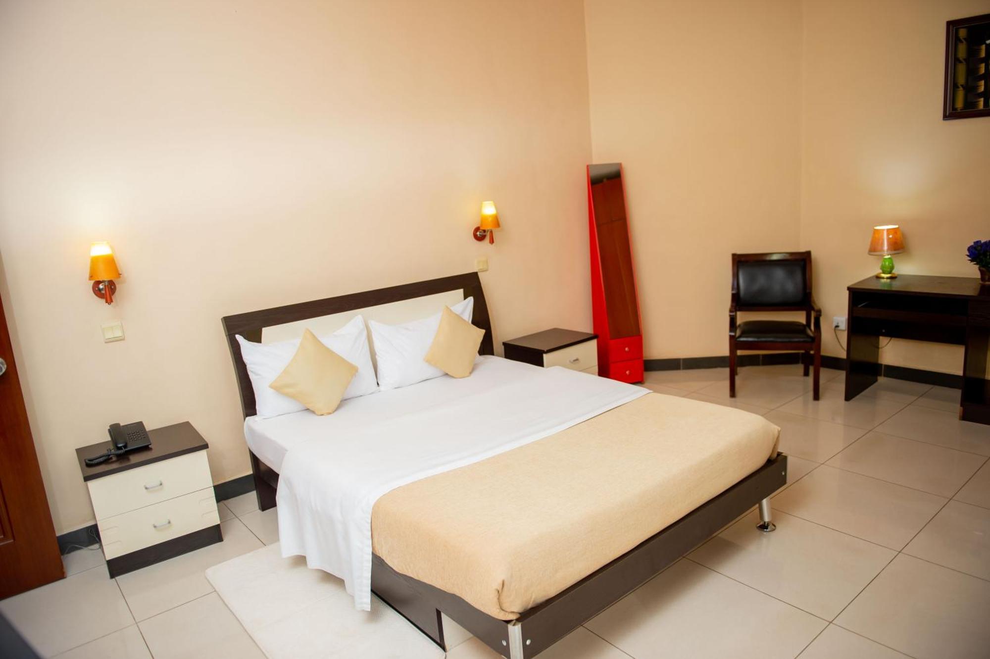 Beausejour Hotel Кигали Екстериор снимка