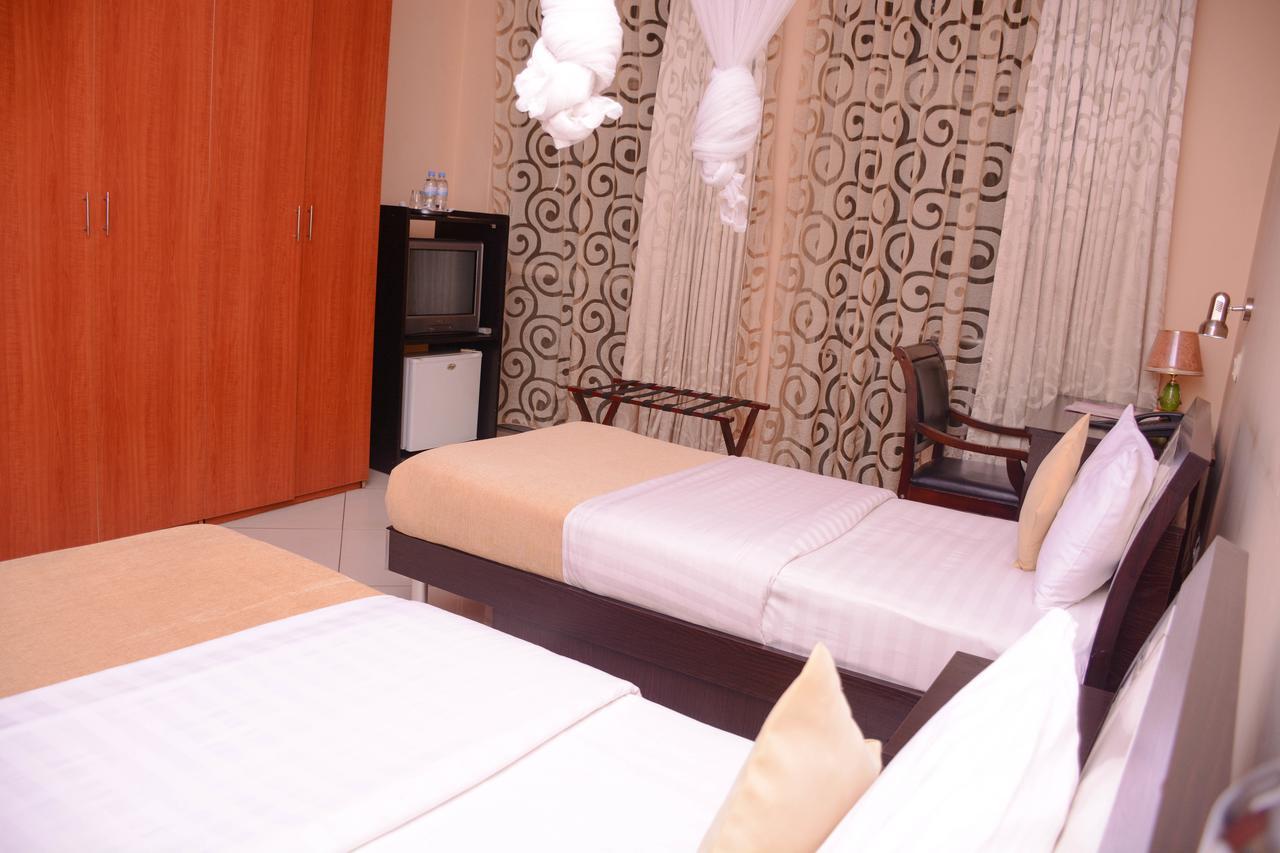 Beausejour Hotel Кигали Екстериор снимка
